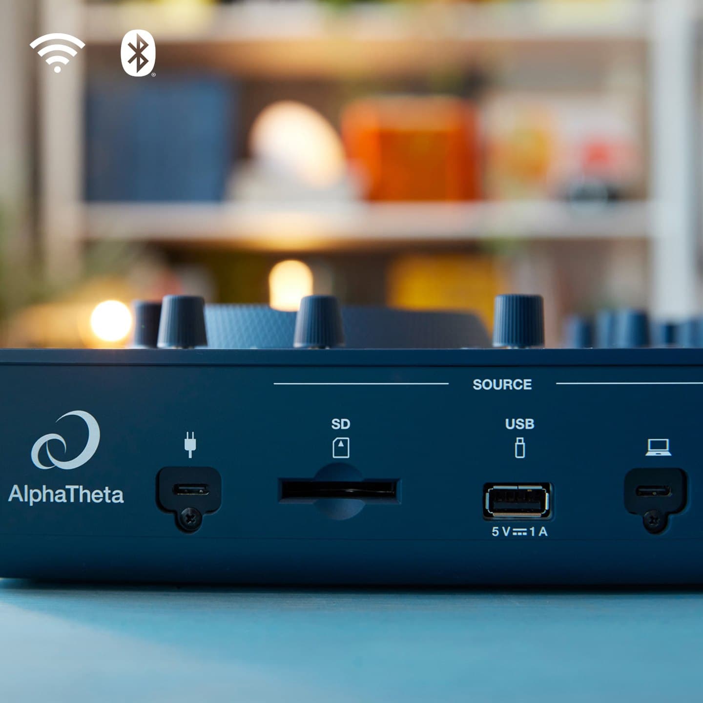 Bluetoothやワイヤレス接続に対応したOMNIS-DUOの背面