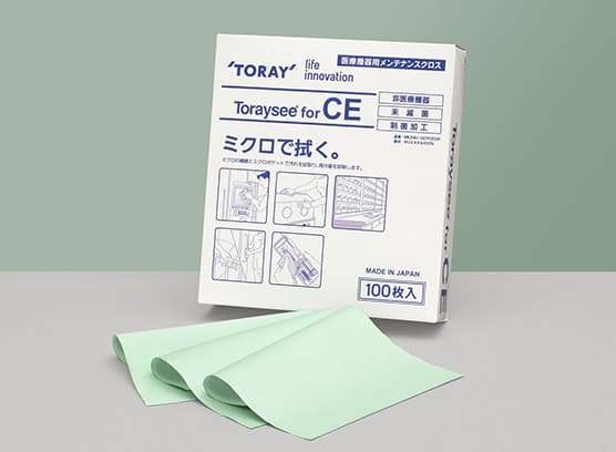 ティッシュで拭くのはやめよう。「東レ トレシー」は、油膜をミクロで掻き取る科学の布だ。