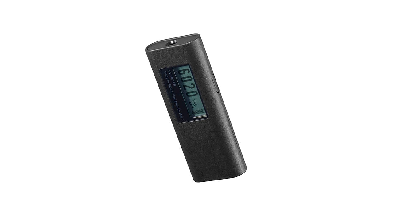 紫外線を「数値」で見ろ。「UV METER」は、見えない敵と戦うための測定器です。