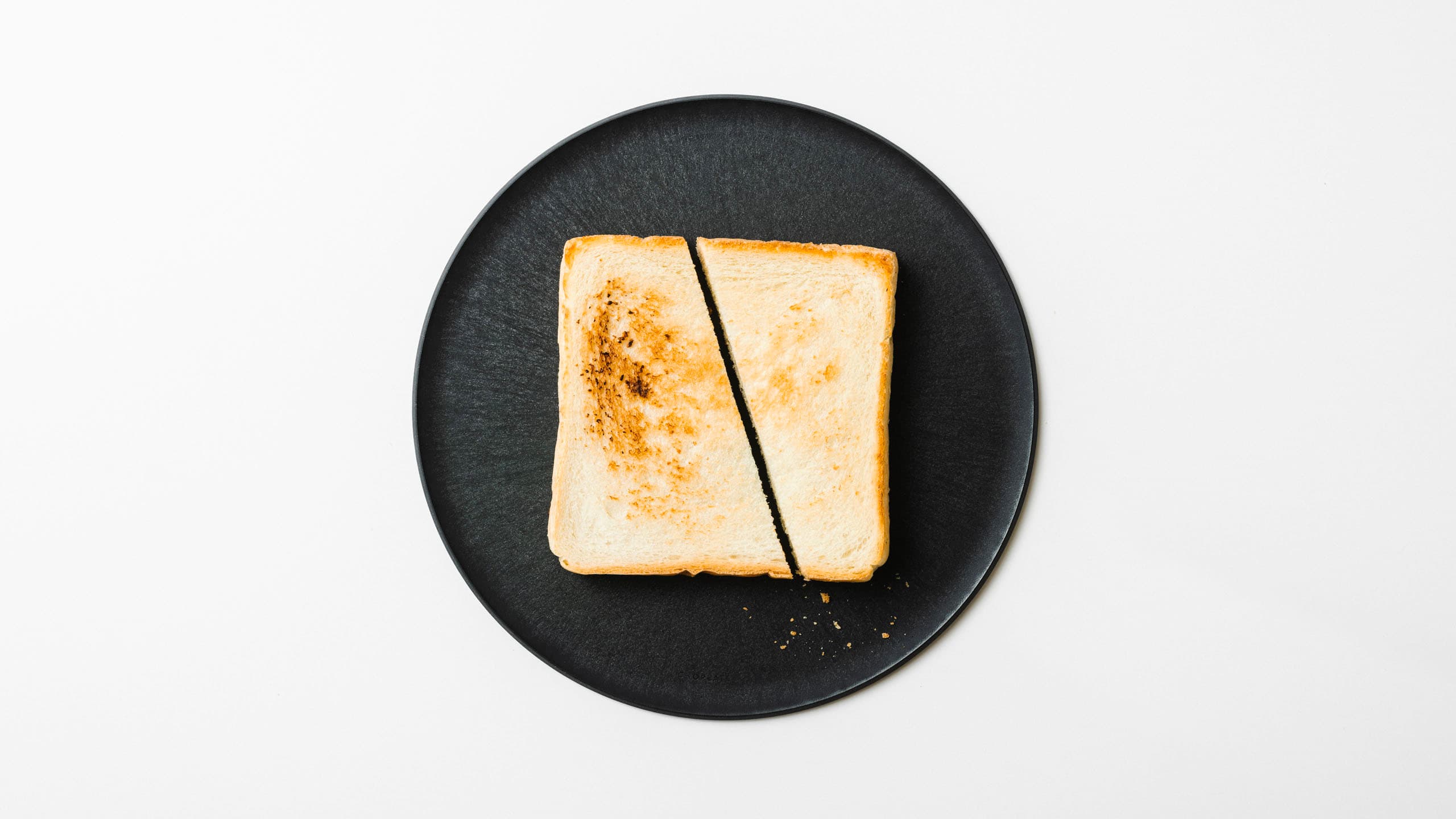皿で切って、そのまま食べる。「CHOPLATE」は、食卓の“転送速度”を上げる最強のインターフェースです。