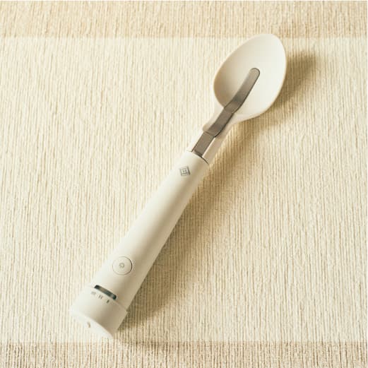減塩革命。電気の力で味を濃くする「エレキソルト スプーン」が、食卓の常識を覆す