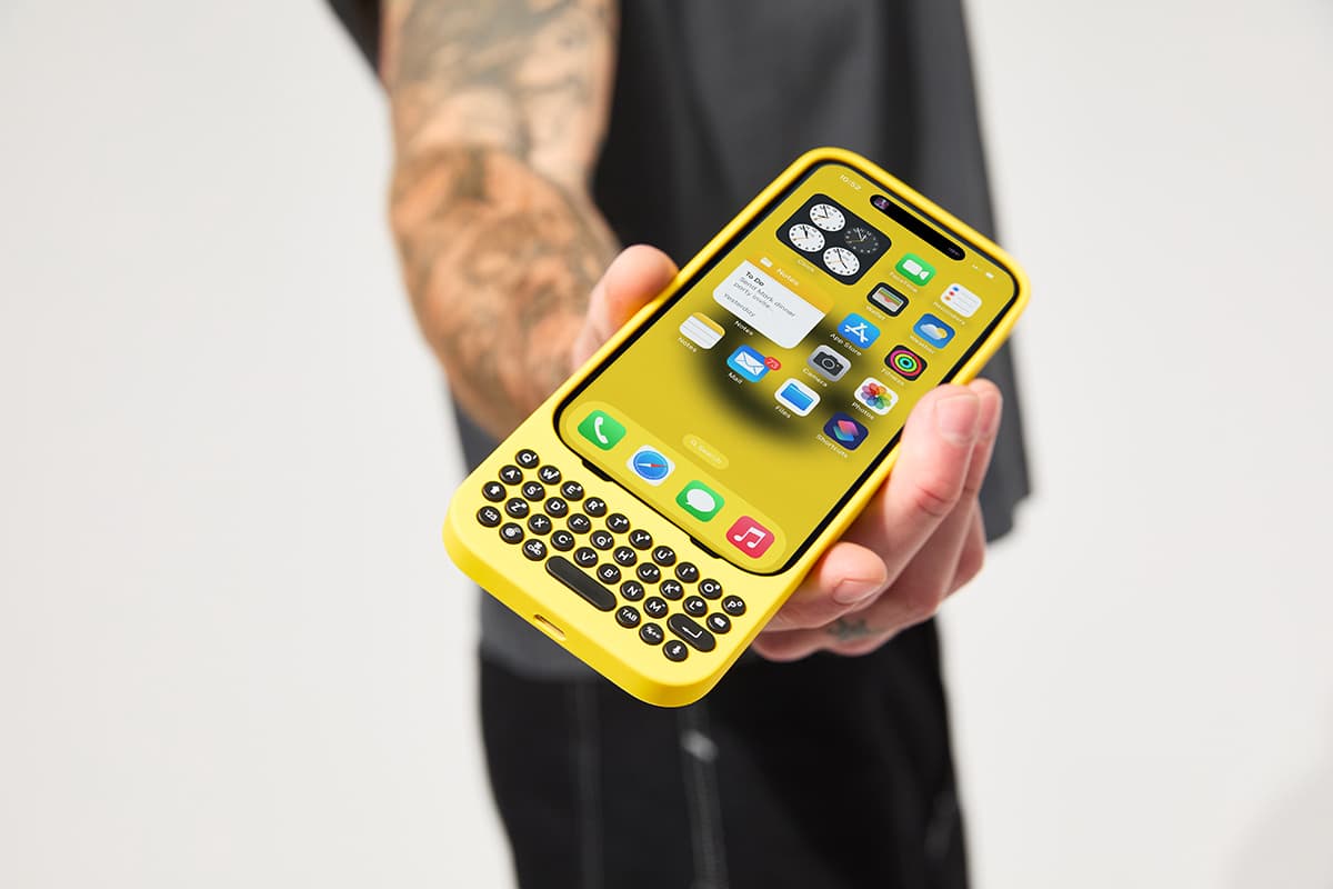 iPhoneがBlackBerry化!? 物理キーボードケース「Clicks」が呼び覚ます、ポチポチ入力の快感