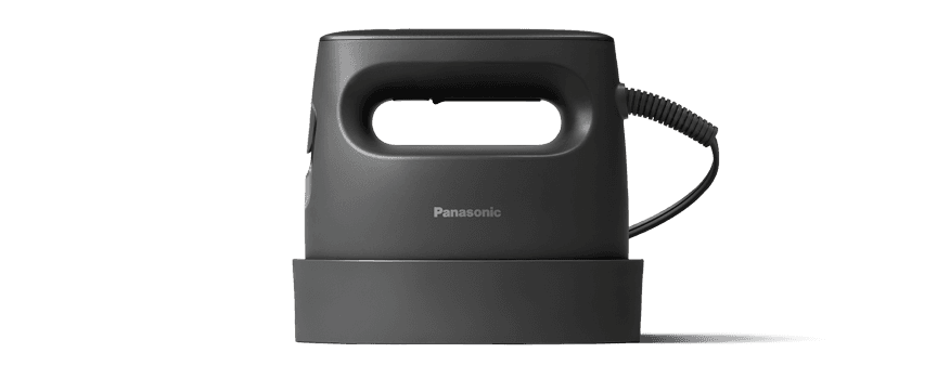 アイロン台はもう要らない。立ち上がり19秒、Panasonic「衣類スチーマー」が朝の景色を変える。