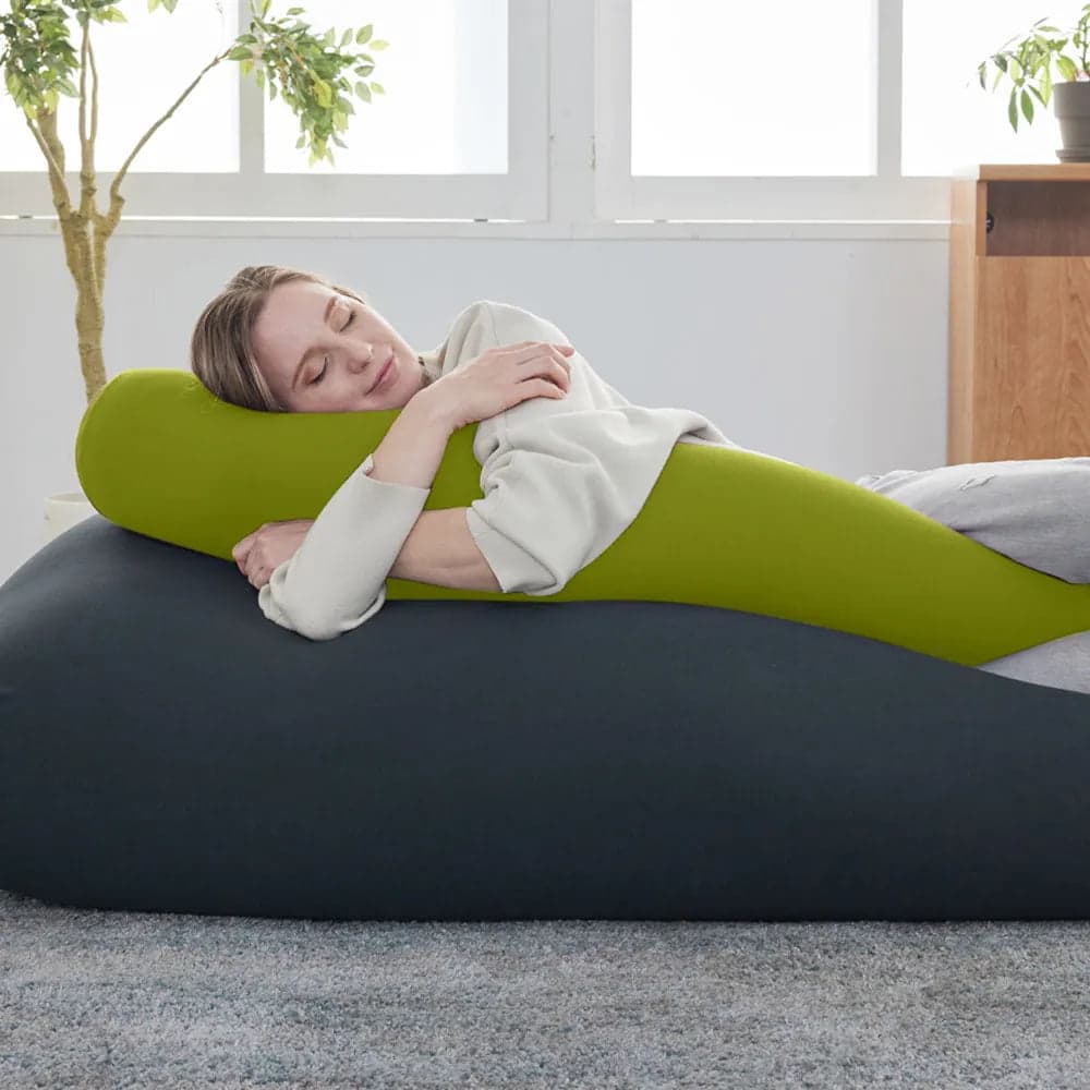 体ごと預ける家具──Yogibo