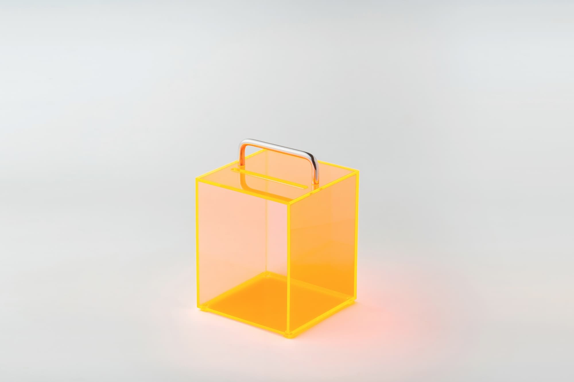 本棚から「いま読む5冊」だけを連れ出す。「Anywhere Book Case」という、物理的なプレイリスト