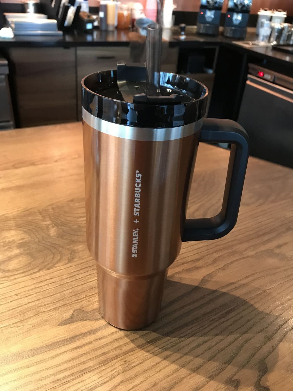 水筒を買い替えるのは、これで最後。「スタンレー」は、孫の代まで使える鉄の塊だ。